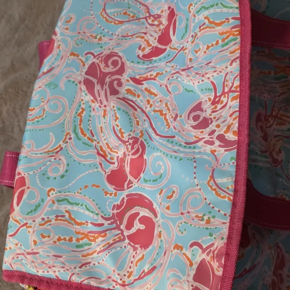 Lilly Pulitzer Insulated Cooler Tote Jellies Be Jammin - Picture 8 of 14